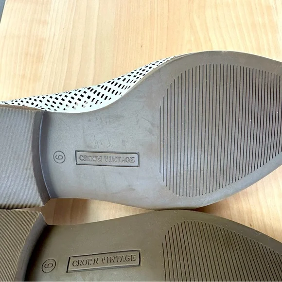 β¨πHPβ¨π. NWOT! Crown Vintage Venetia White Leather Perforated Loafer - Picture 8 of 8